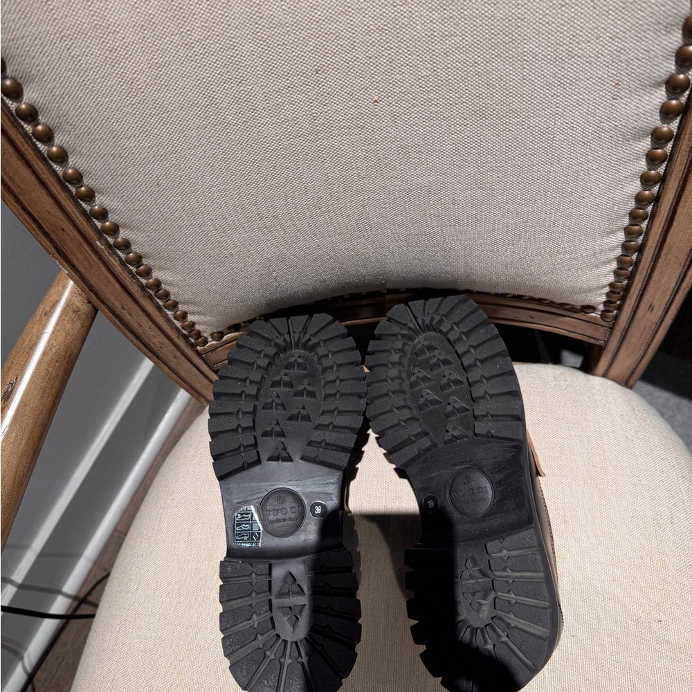 Gucci Cordovan Lux lug sole women’s Loafers. Dust bags and original box. - Picture 5 of 7